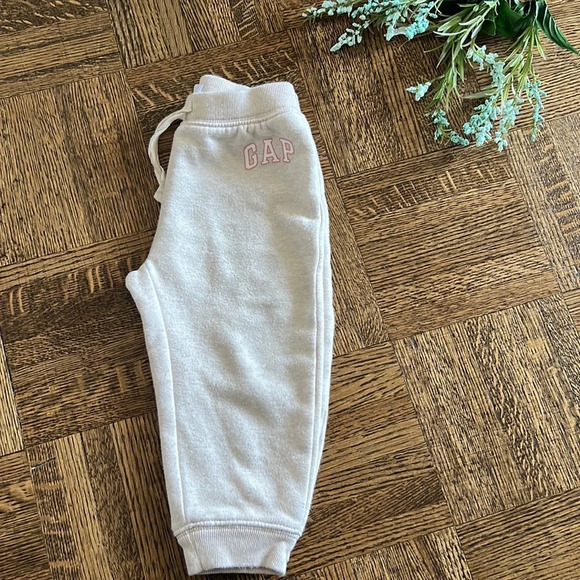 GAP Matching set Hoodie and pants - Picture 3 of 5